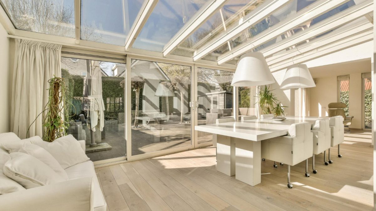 Agrandir sa maison à Biarritz : véranda ou extension, que choisir ?